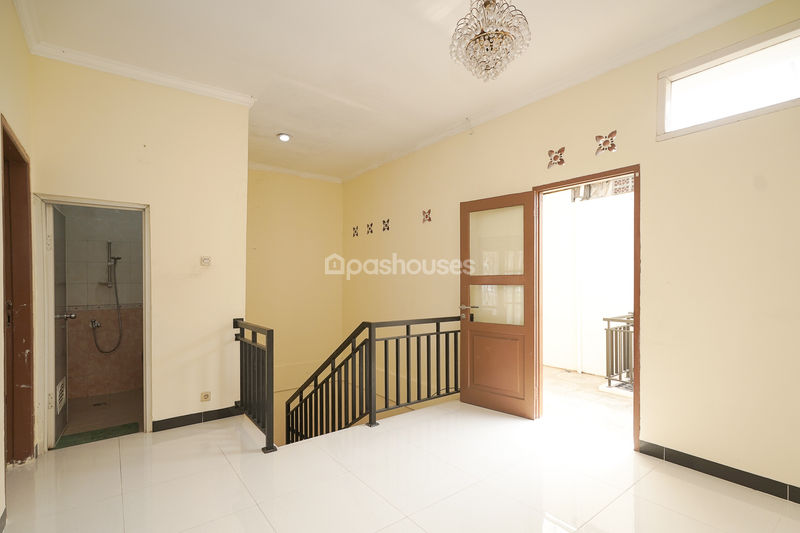 Perumahan Jatiwaringin Mansion No. 35