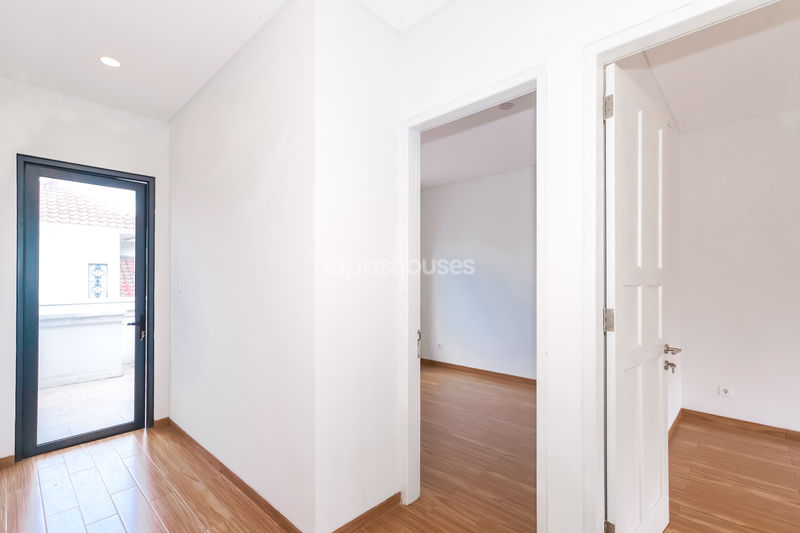 Legenda Wisata Zona Rembrant Blok H3/12