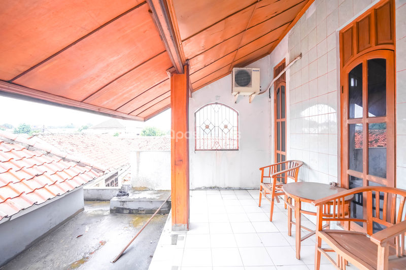 Jalan Gatot Kaca Depok