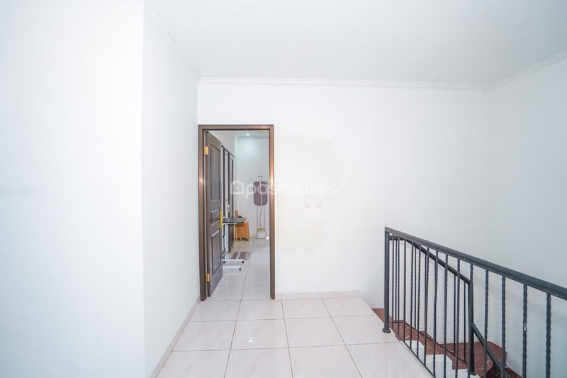 Perumahan Raffles Hills Blok.R8 No.7A