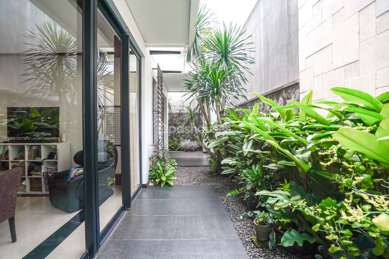 Jalan H. Jian No. 27 Kebayoran Baru