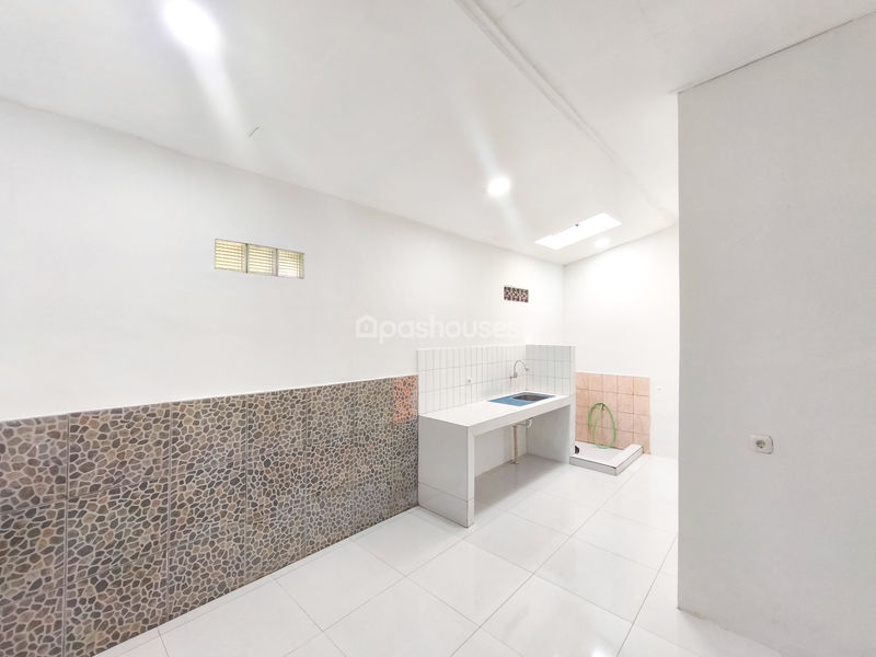 Serpong Park Cluster Fluorite Blok F12
