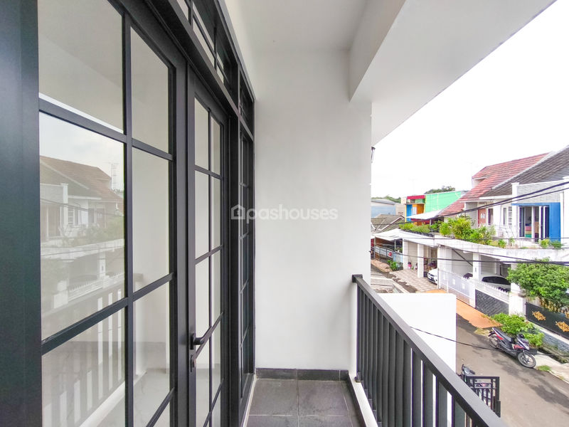 Kencana Loka BSD Sektor 12.5 Blok V2