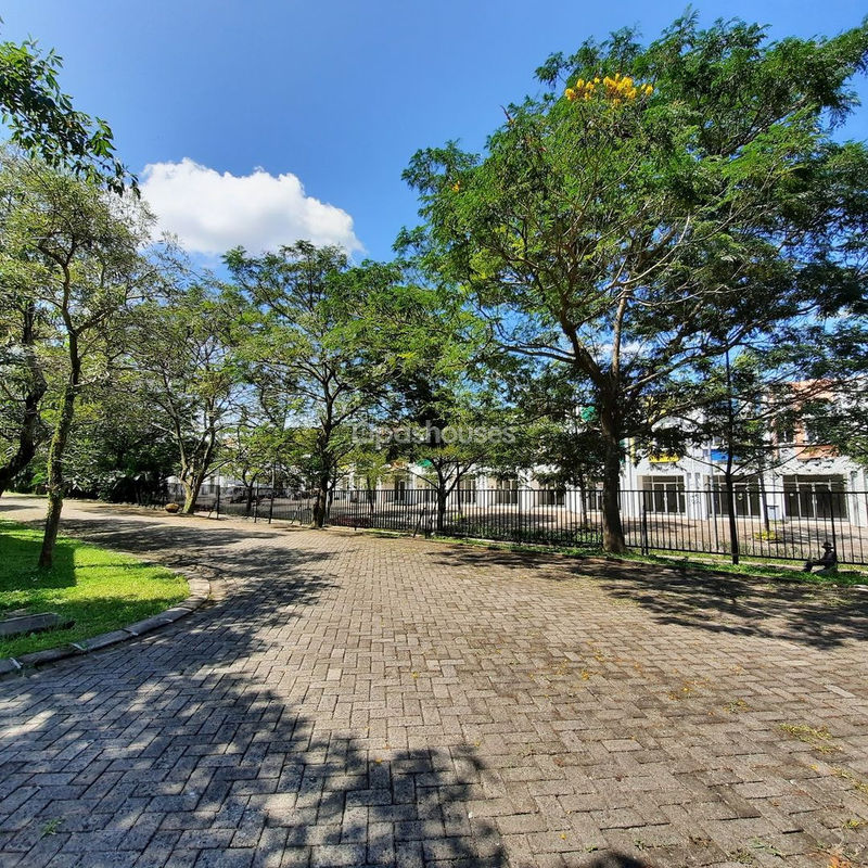 mplete No  Address Forest hill cluster silver height blok A2 no. 6