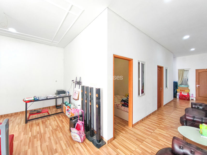 Graha Raya Cluster Bougenvile Loka Blok N6-15