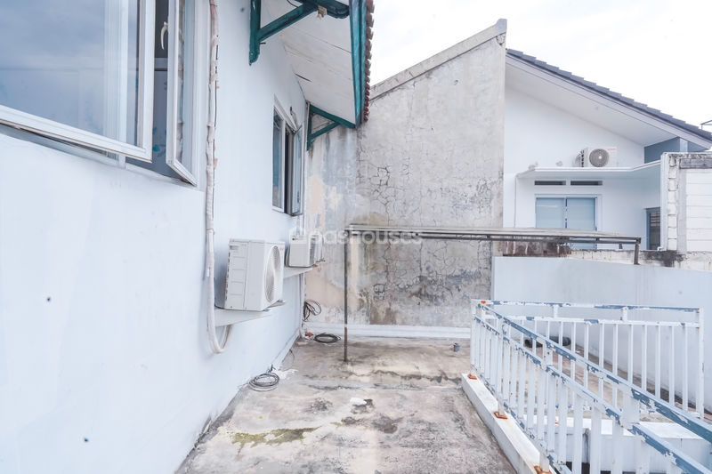 Jalan Lestari VI No.18A