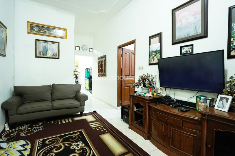 Rumah di Jalan Rasamala
