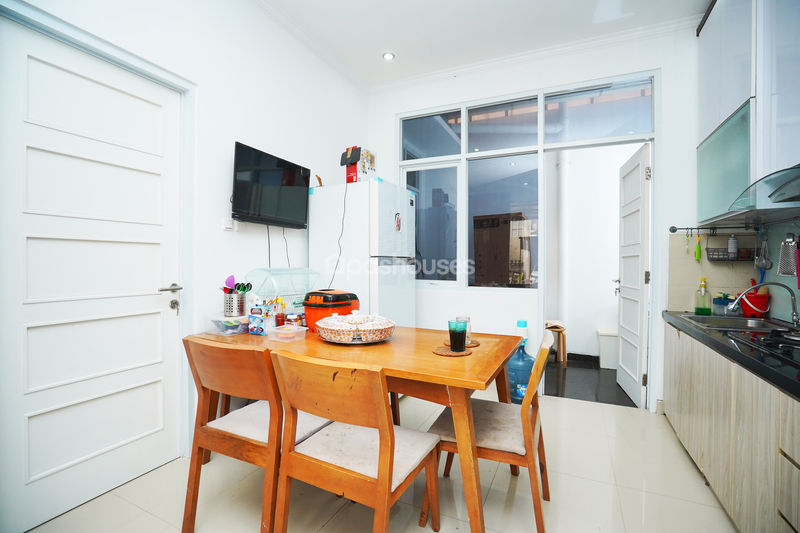 Victoria Hills Residence