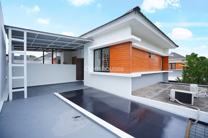 The Akasia Terrace