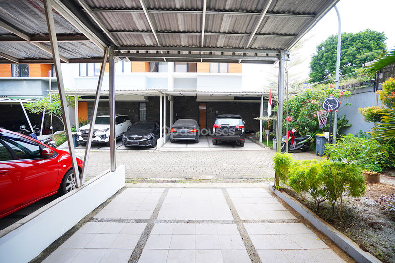 The Akasia Terrace