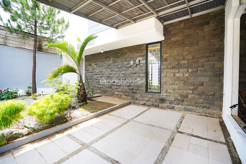 The Akasia Terrace