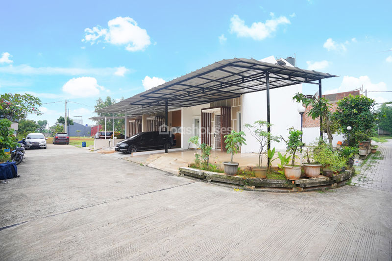 Permata Mansion Cluster Crystal