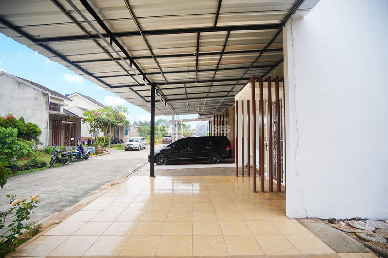 Permata Mansion Cluster Crystal