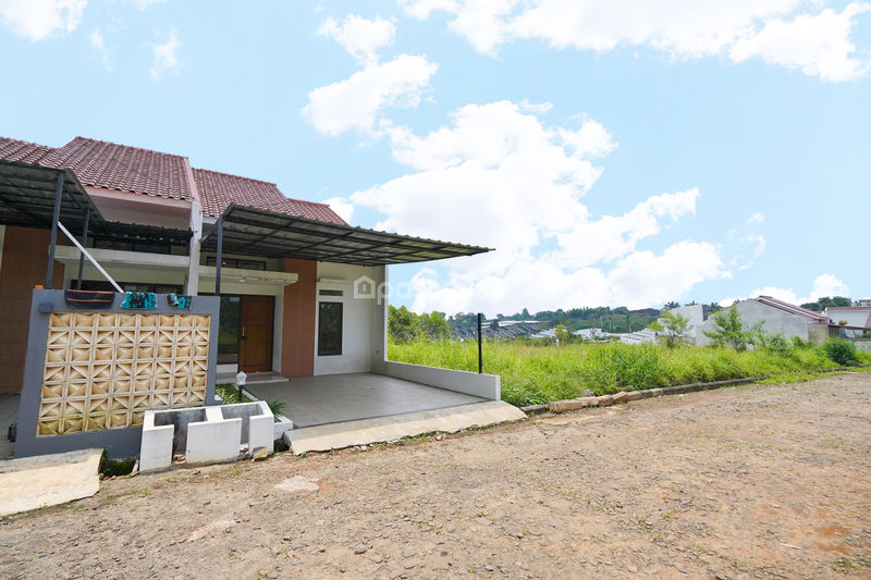 Cluster Bukit Petro Sawangan Village