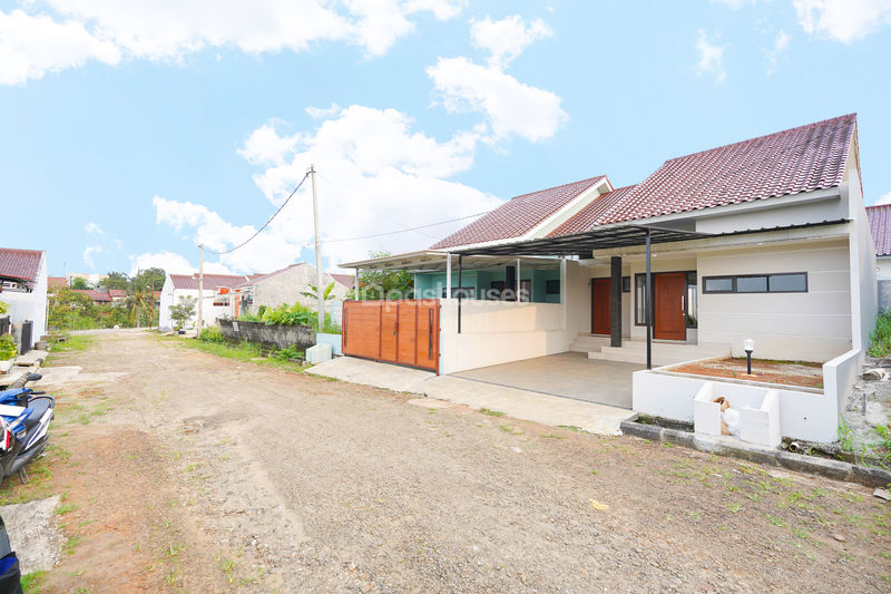 Bukit Petro Sawangan Village