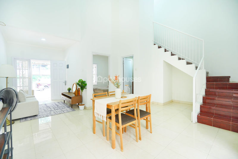 Perumahan Raffles Hills Cibubur