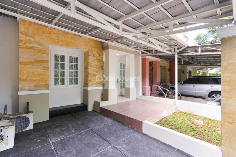 Perumahan Raffles Hills Cibubur