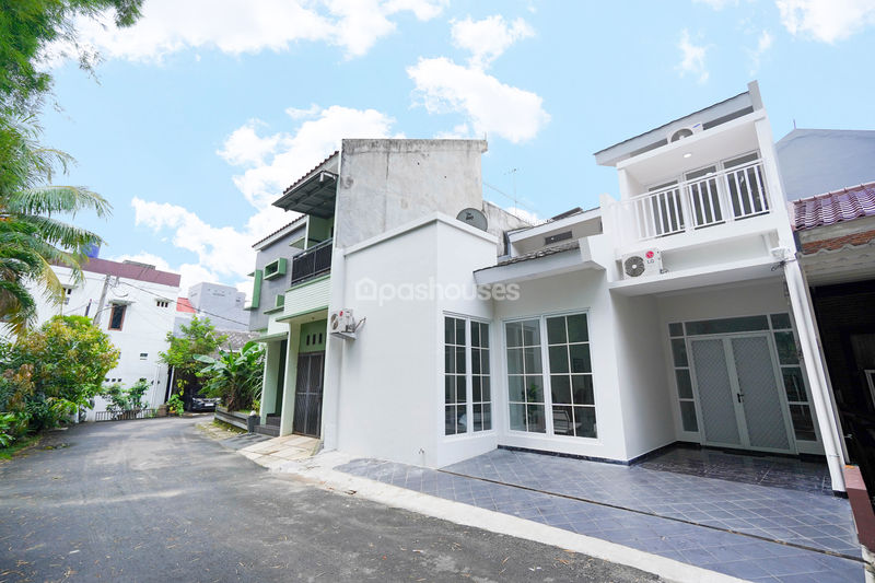 Griya MM12 Jalan Otista Raya
