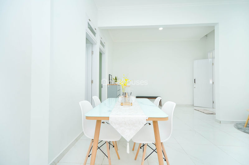 Griya MM12 Jalan Otista Raya