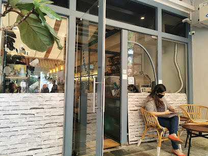 Bearded Bella (CLOSED) - Dog Cafes