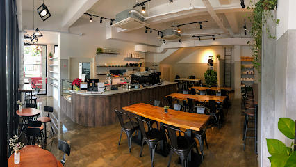FlagWhite - Dog Cafes