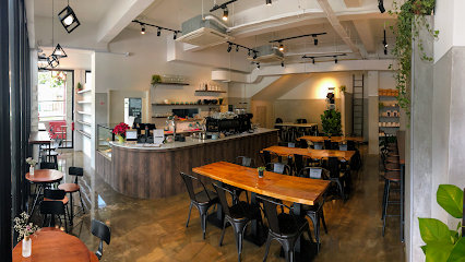 FlagWhite - dog cafes in Bukit Timah, Singapore