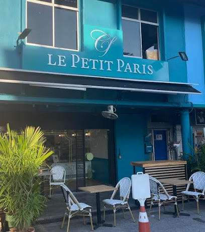 Le Petit Paris - Dog Cafes