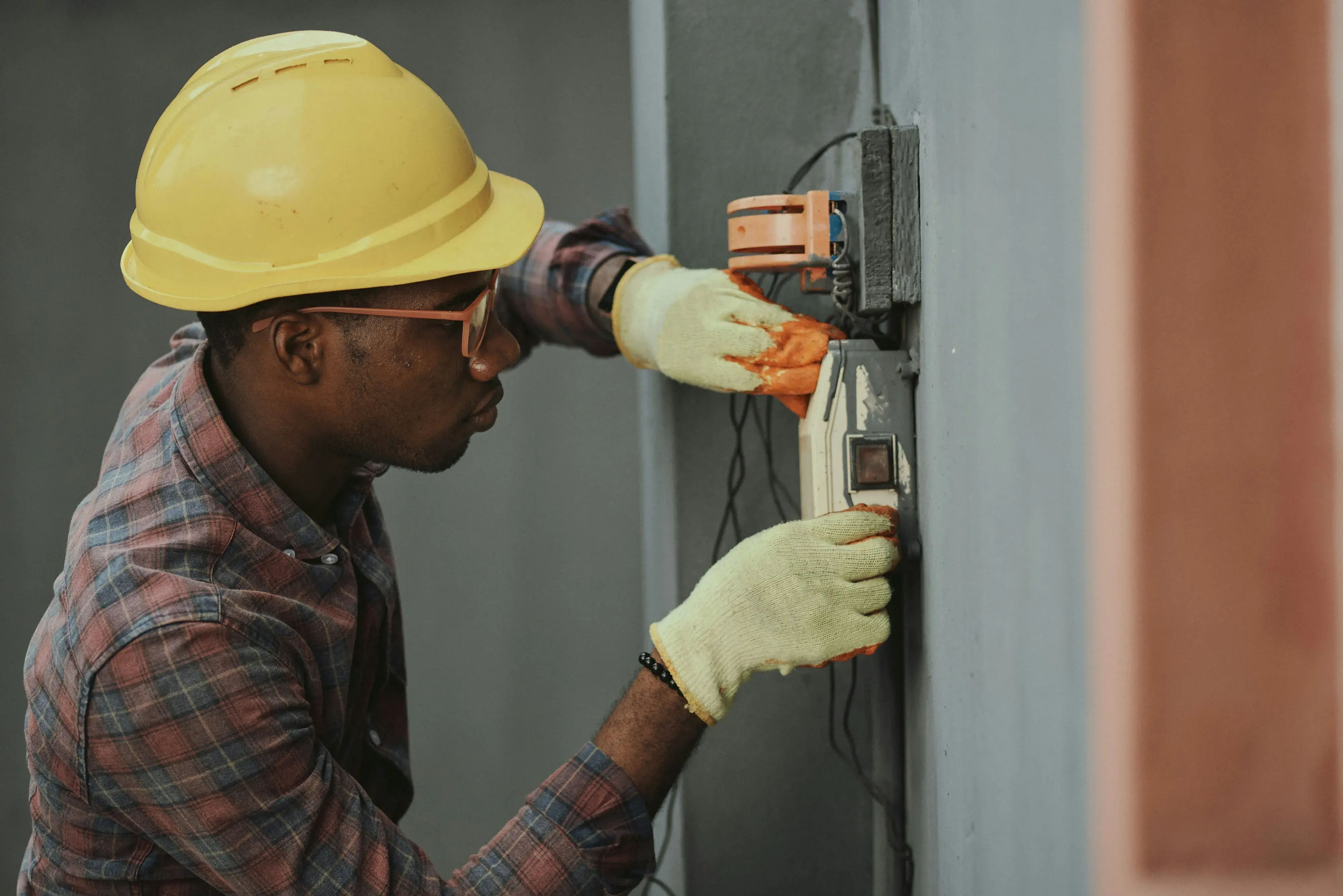 Emergency Electrician in Carbon, TX