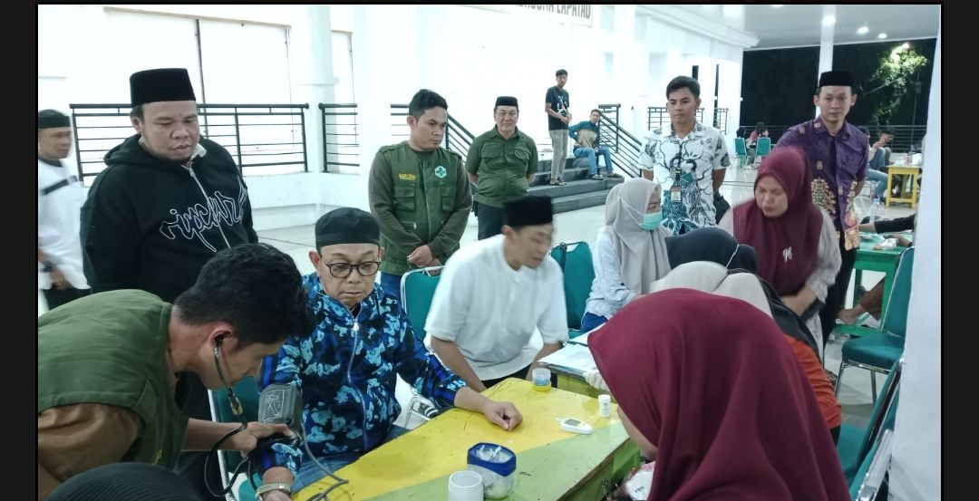 H. Suwardi Haseng Tinjau Posko Kesehatan di Lapangan Gasis Watansoppeng