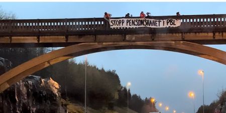 Streikende på broer i Sandnes