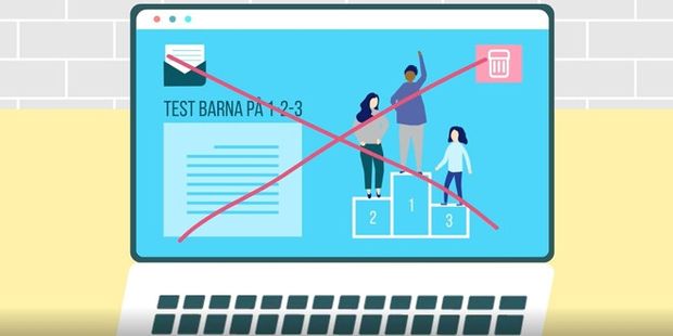 Skjerm med tre barn på en pall og teksten "Test barna på 1-2-3". Skjermen er krysset over. 