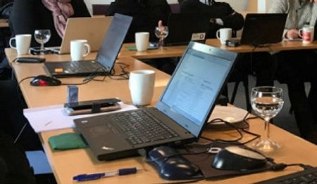 Bilde av pc i forbindelse med kurs