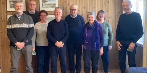 På bildene ser dere fra venstre: Tor Ytre-Arne, Hans Henrik Storstein, Berit Næss, Kjell T. Larsen, Johan Magnus Nygaard, Ellinor Bryne, Torunn Steensland Dahle og Bjørn Vaaland.