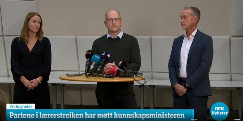 Bildet fra Pressekonferansen med Tonje Brenna, Steffen Handal og Tor Arne Gangsø.