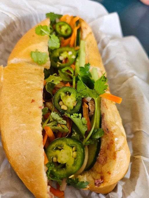 BÁNH MÌ ĐẶC BIỆT