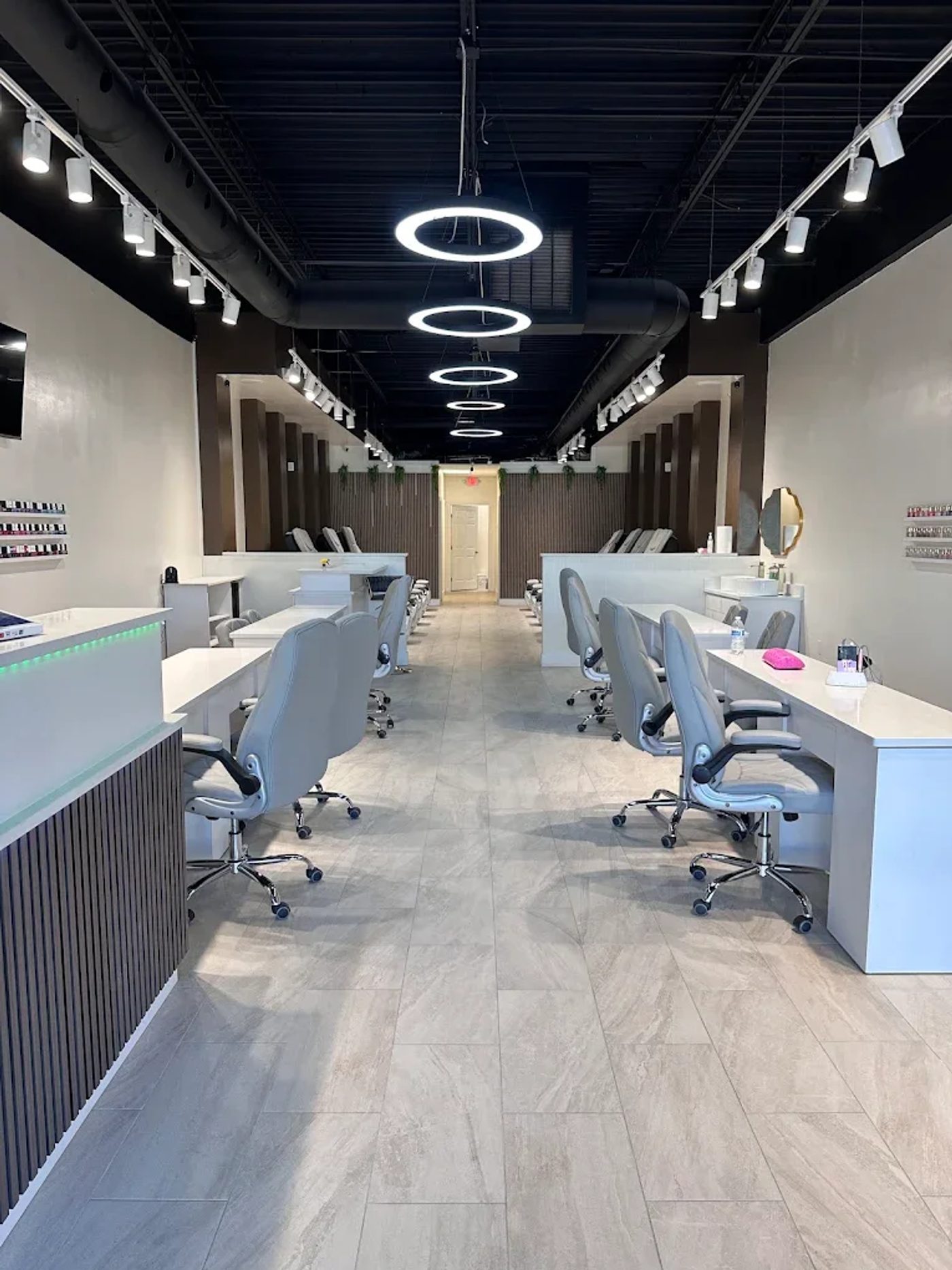 Tuyển Thợ Nails - Glo Nail Bar Tampa, FL - Tip Cao