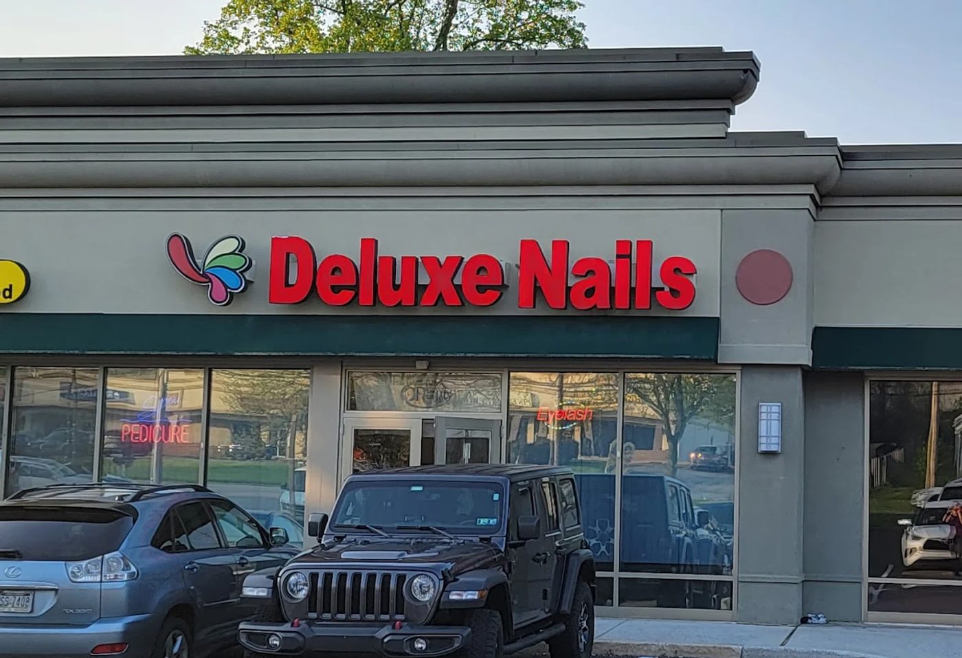 Tuyển Thợ Nails Gấp - Deluxe Nails Malvern PA | Thu Nhập Hấp Dẫn