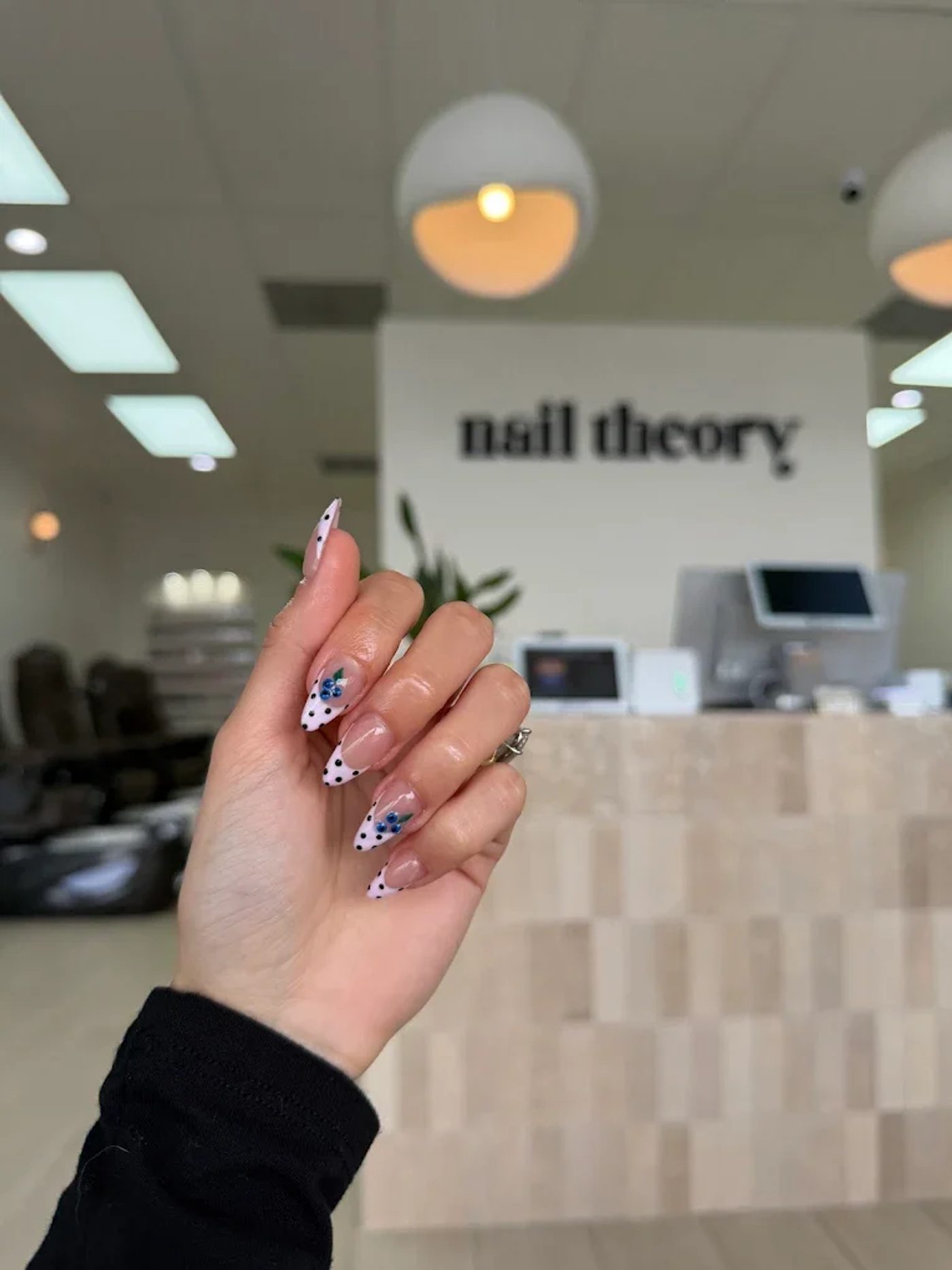Tuyển Thợ Nails Làm Gel-X & Dip Powder