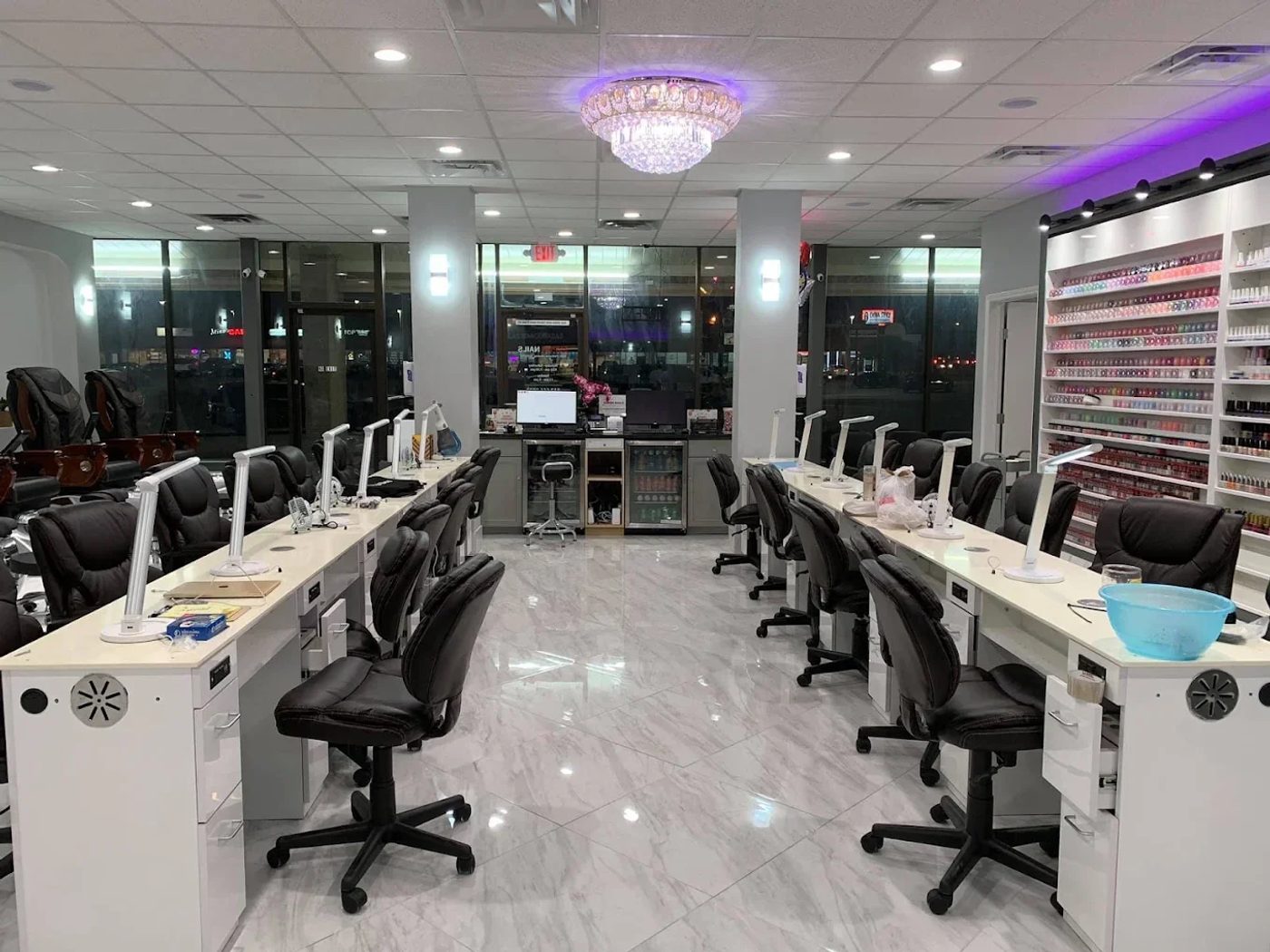 Tuyển Thợ Nails - SuperNails Austin, TX