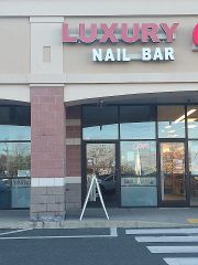 Tuyển Receptionist Part-time - Luxury Nail Bar Revere (1)