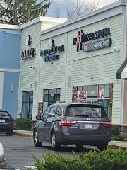 Tuyển Thợ Bột & Thợ Dip - Lux Nails Northborough 🌟 (2)