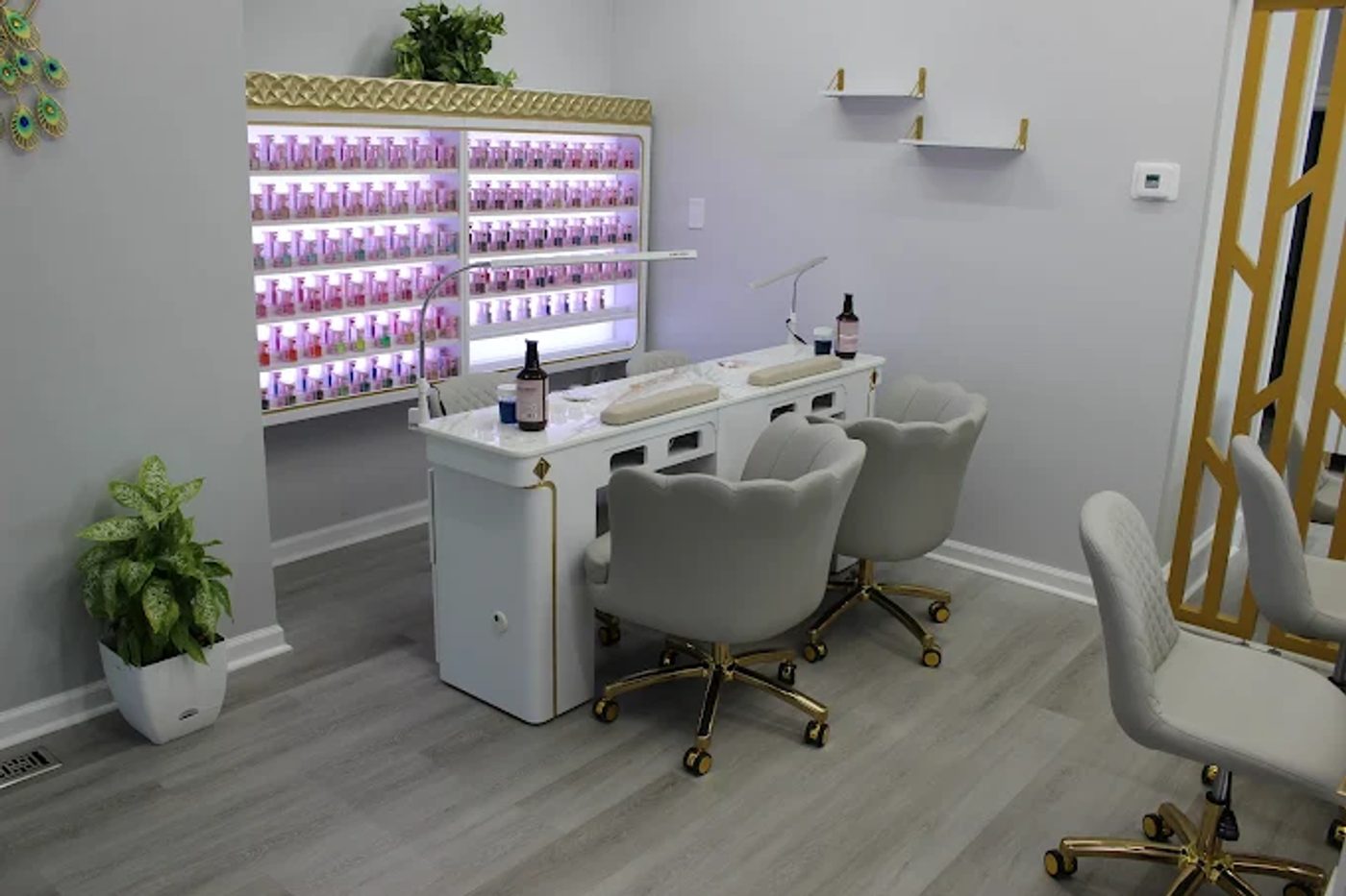 Tuyển Thợ Nails Nam/Nữ - Expert Nails, West Creek NJ