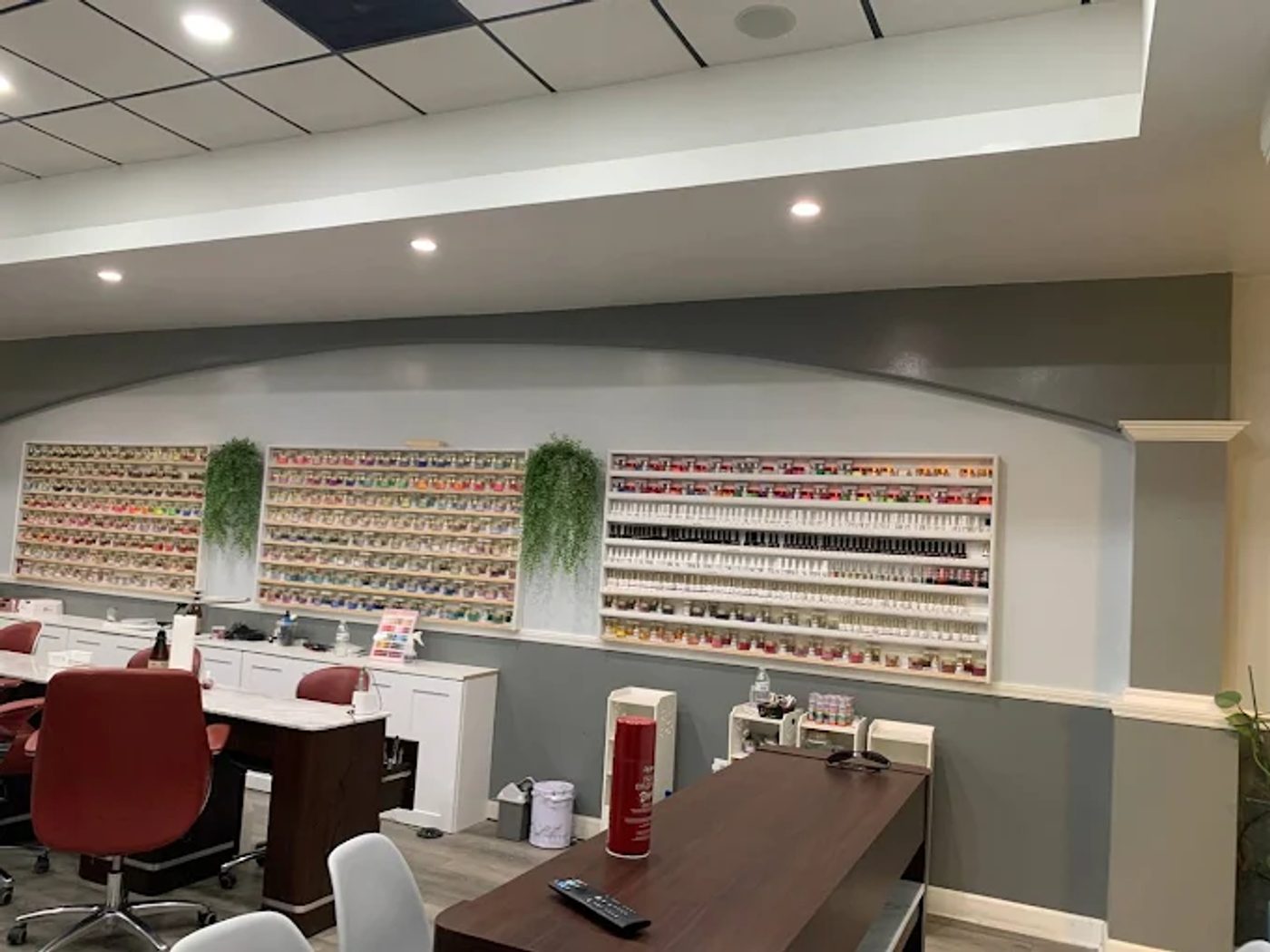 Tuyển Thợ Nails Manicure/Pedicure - Tiệm Rộng Rãi, Tip Tốt - Red Lion, PA