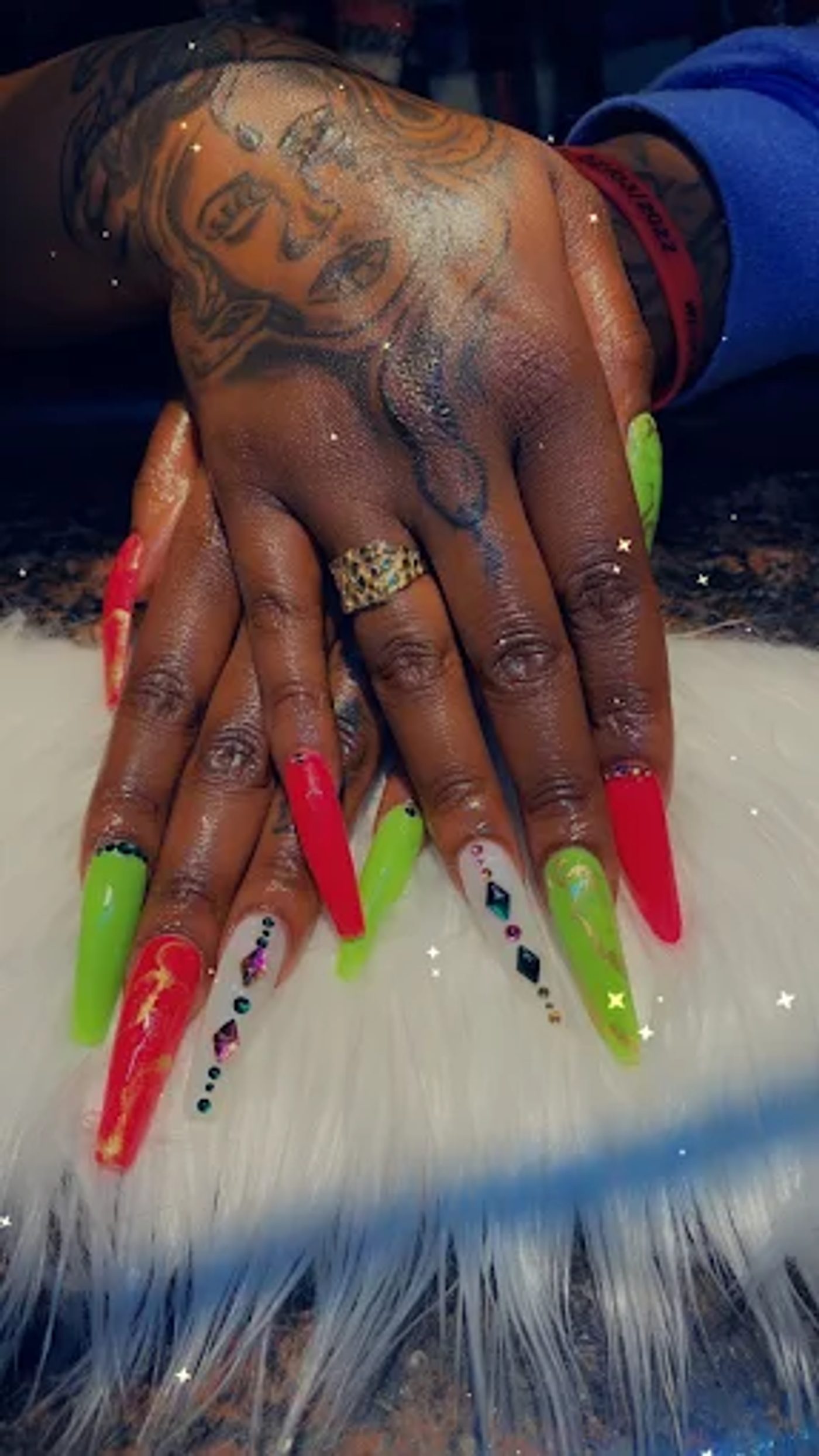 Tuyển Thợ Nails Full/Part Time - Tiệm Tu Nails Highland Park/St Paul