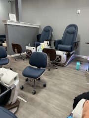 Tuyển Thợ Nails Nữ - Divine Nails & Spa Franklin MA (2)