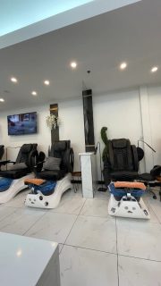 Tuyển Nhiều Thợ Nails Có Kinh Nghiệm - Lương $1800-2800/Tuần - South Elgin, IL (1)