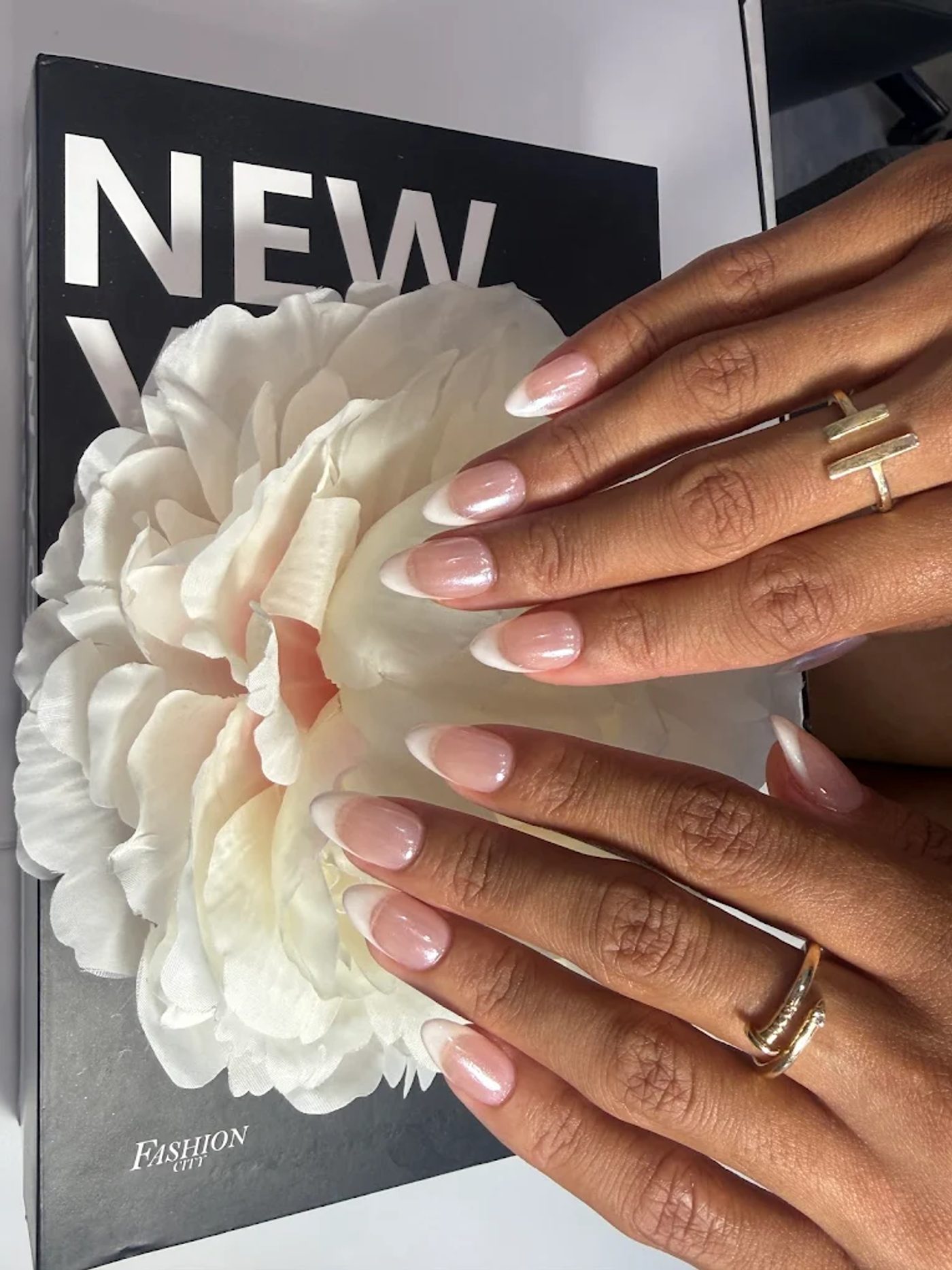 Tuyển Receptionist (Lễ Tân) Tiệm Nails Cao Cấp - Willow Grove, PA