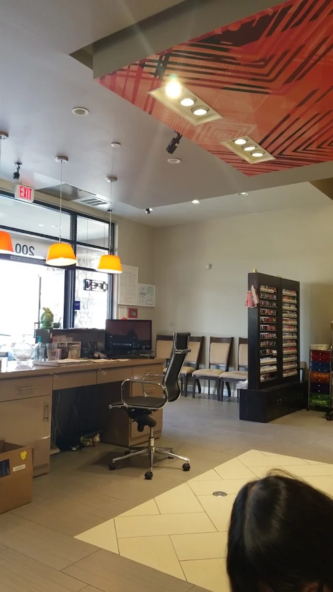 Tuyển Thợ Nails, Thợ Tóc, Lễ Tân & Cho Thuê Ghế - Eastvale, CA