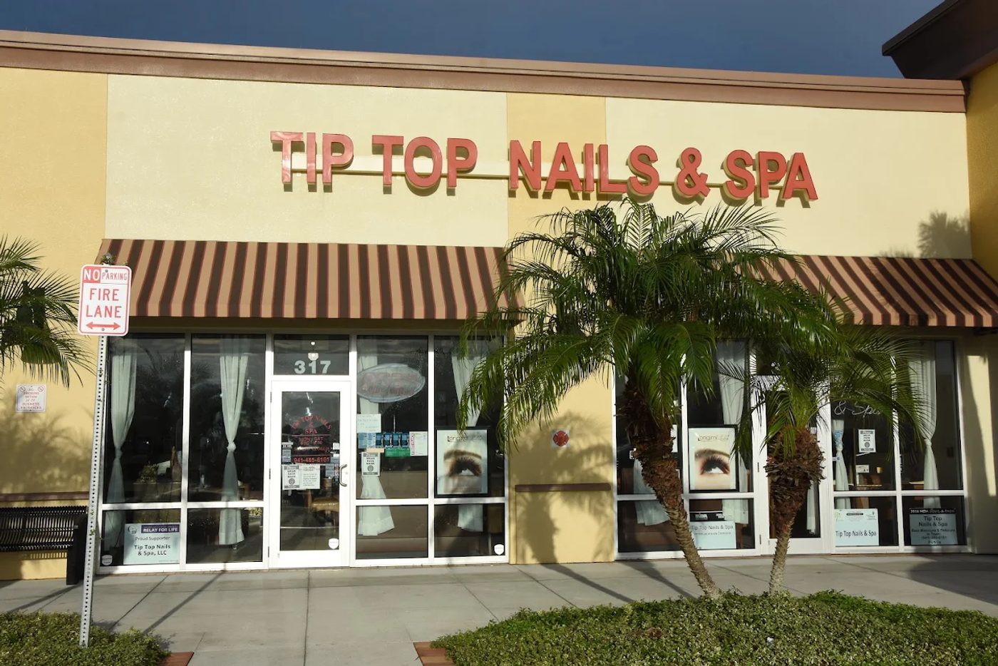 Tuyển Thợ Nails Có Kinh Nghiệm - Venice, FL - Lương Thỏa Thuận + Tip Cao