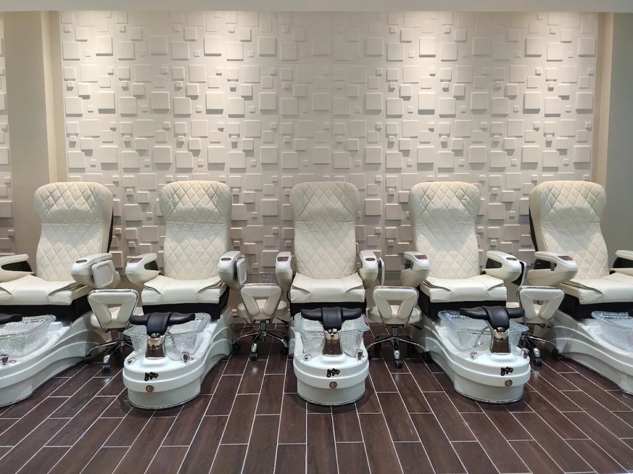 Tuyển Thợ Bột Nails Full-time - Clermont, FL — 5